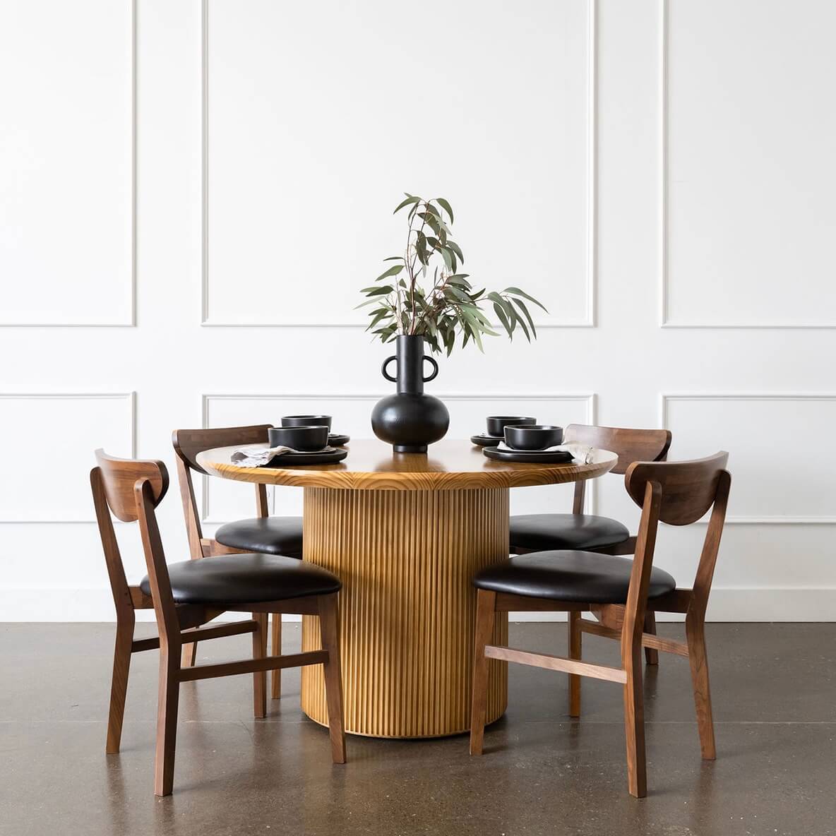 Jasmine New Zealand Pine Round Dining Table Mim Concept