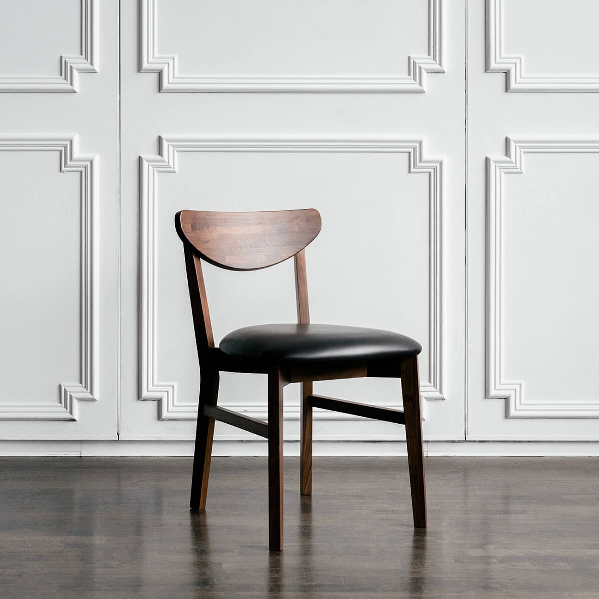 Black dining sales chairs mid century