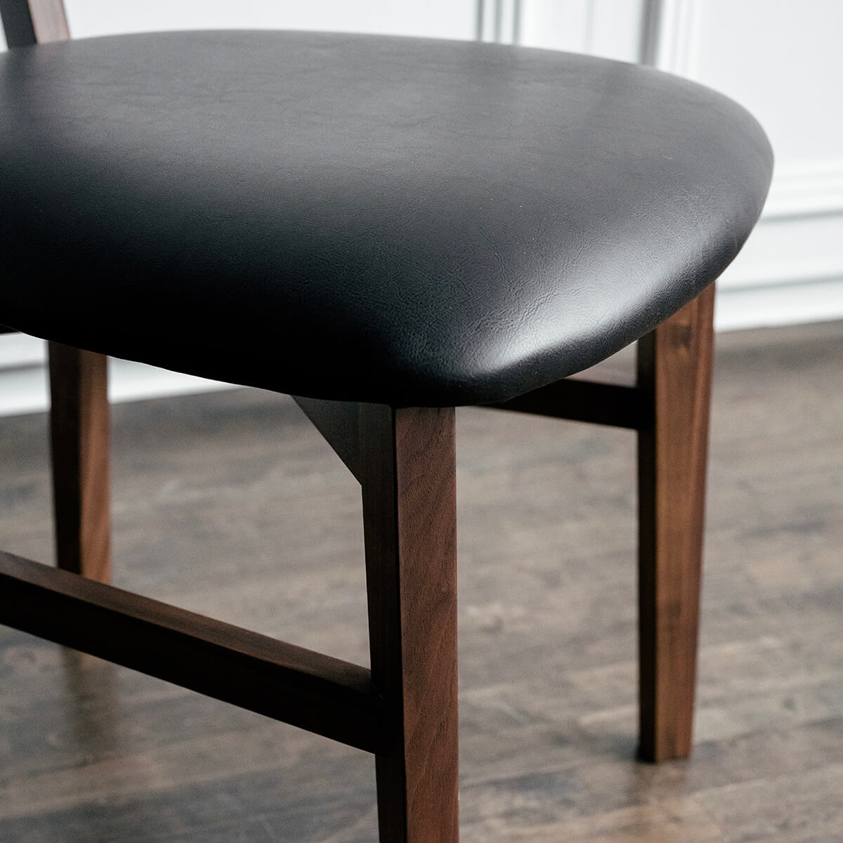 Mim Concept best Modern furniture stores in Toronto, Ottawa and Mississauga to sell modern contemporary bedroom furniture and condo furniture. Minimal mid century modern dining table dinning chairs minimalist walnut wood modern organic luxury Scandinavian