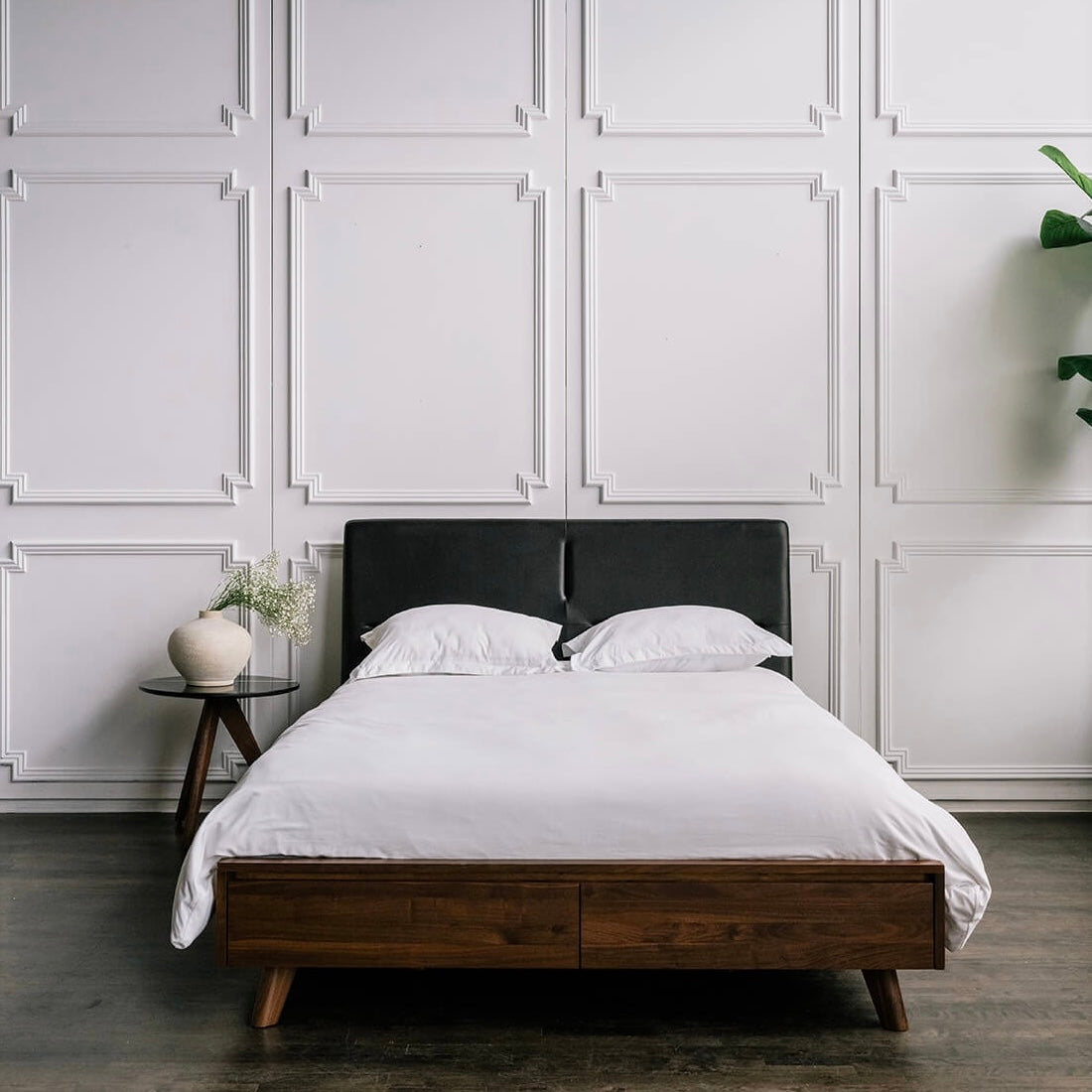 Mim Concept best Modern furniture stores in Toronto, Ottawa and Mississauga to sell modern contemporary bedroom furniture and condo furniture. Italian leather headboard bed Low profile platform storage bed solid walnut wood