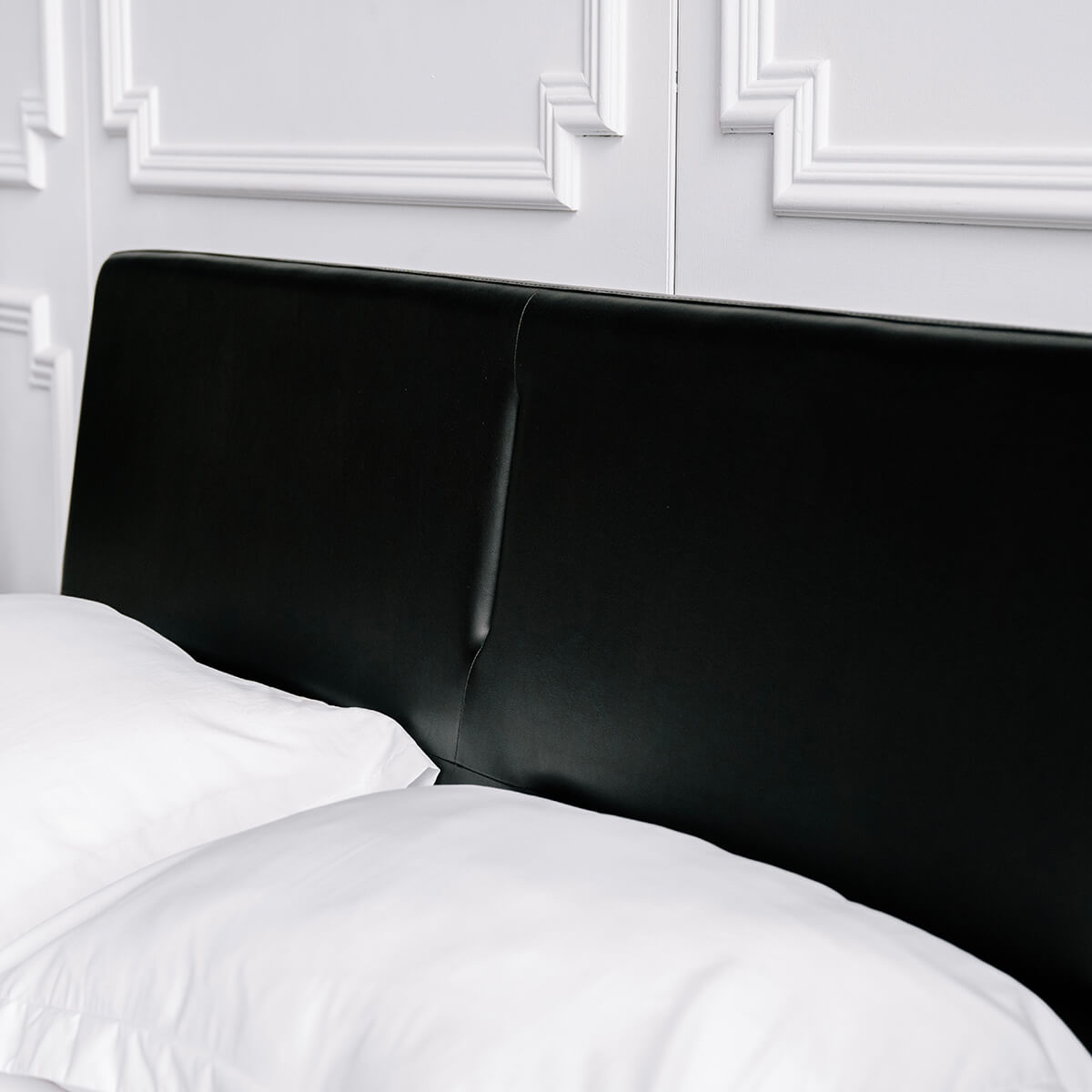 
                  
                    Mim Concept best Modern furniture stores in Toronto, Ottawa and Mississauga to sell modern contemporary bedroom furniture and condo furniture. Italian leather headboard bed Low profile platform storage bed solid walnut wood
                  
                