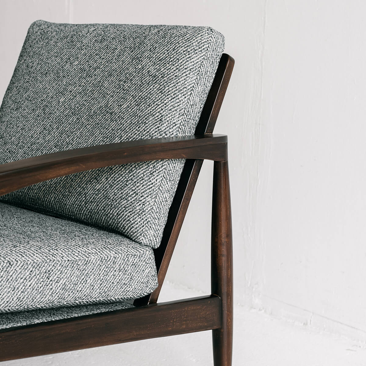 
                  
                    Mim Concept  best Modern furniture stores in Toronto, Ottawa and Mississauga to sell modern contemporary bedroom furniture and condo furniture. Minimal mid century modern lounge chairs minimalist walnut wood modern organic luxury Scandinavian 
                  
                