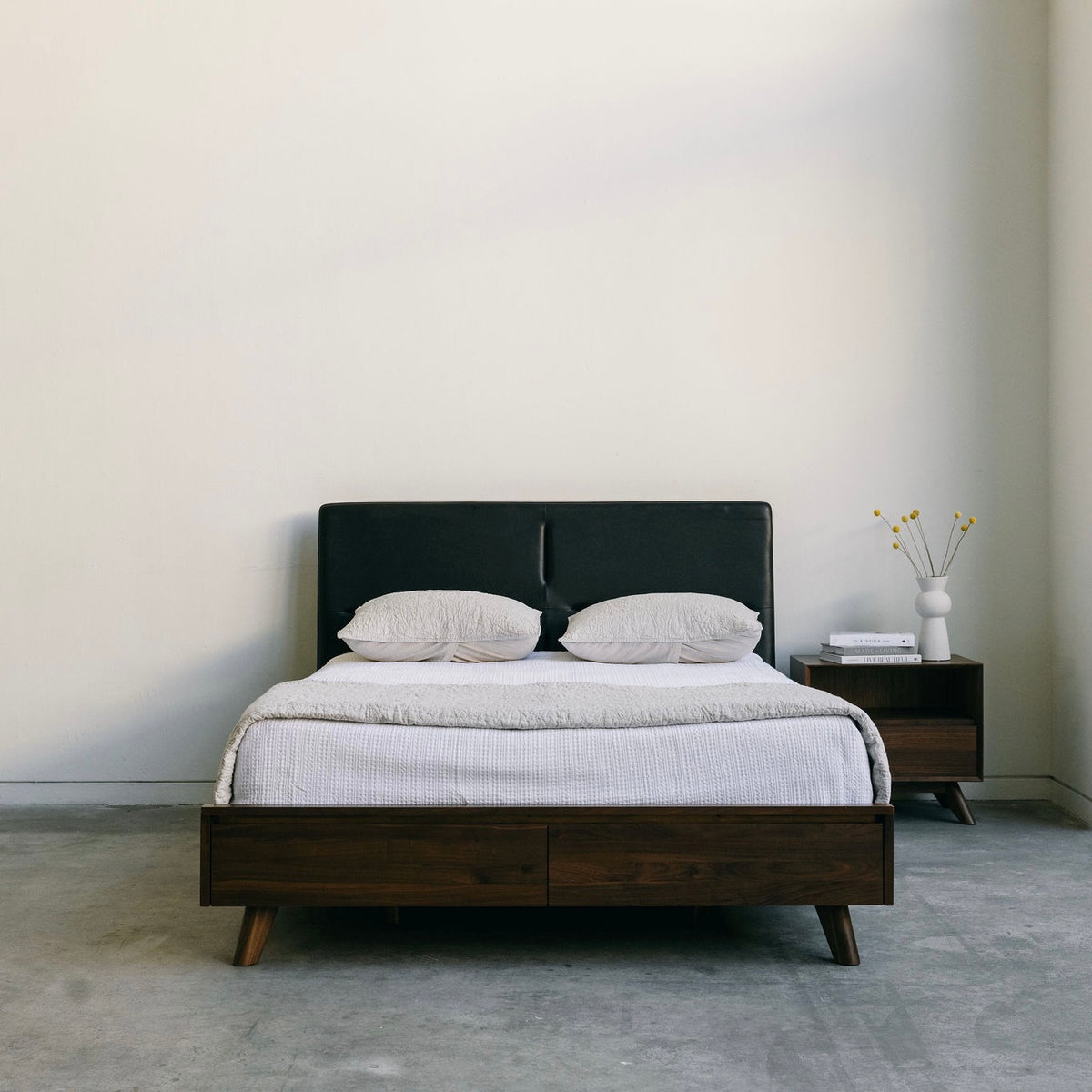 
                  
                    Mim Concept  best Modern furniture stores in Toronto, Ottawa and Mississauga to sell modern contemporary bedroom furniture and condo furniture. Italian leather headboard bed Low profile platform storage bed solid walnut wood
                  
                