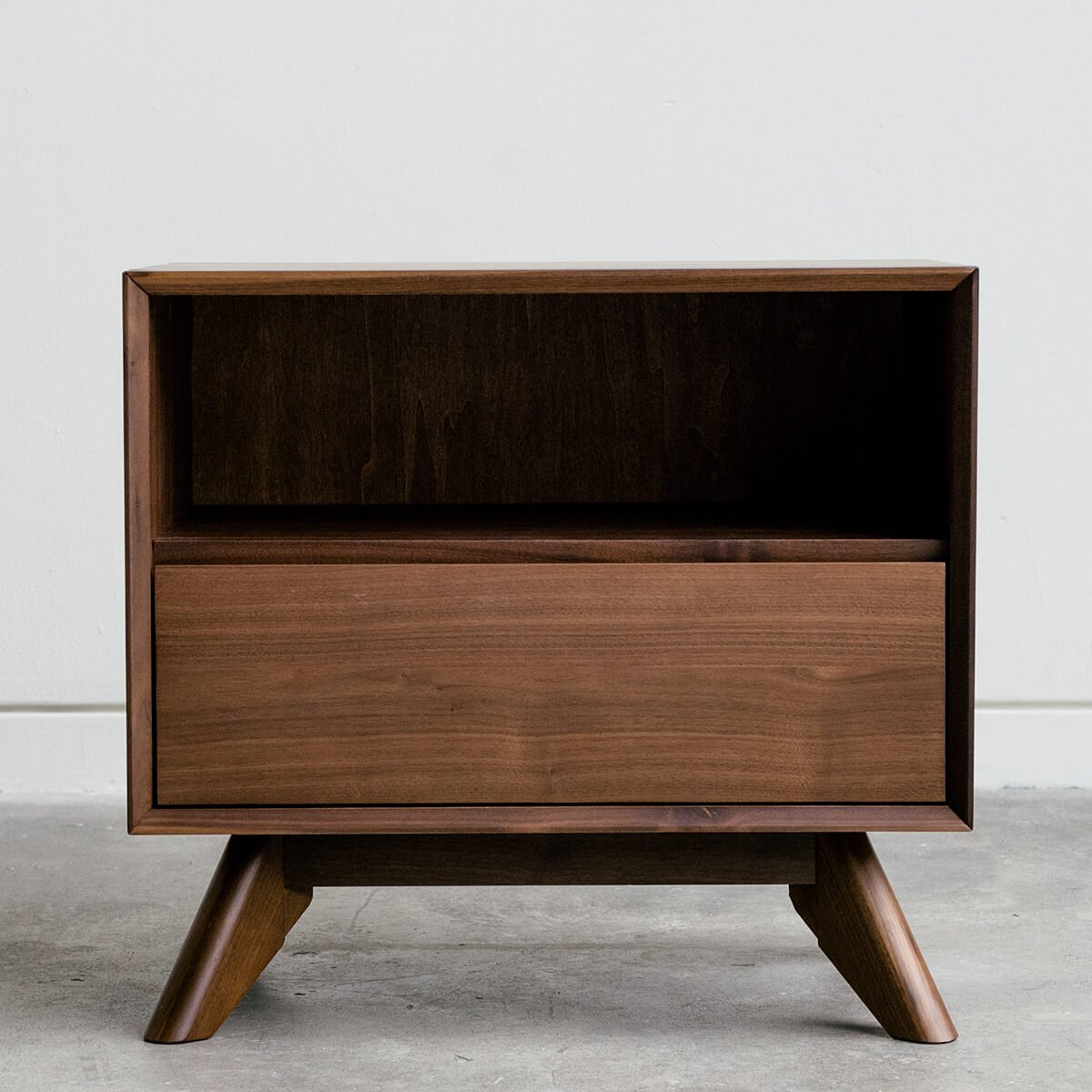 
                  
                    Mim Concept  best Modern furniture stores in Toronto, Ottawa and Mississauga to sell modern contemporary bedroom furniture and condo furniture. Minimal mid century modern furniture lift up top coffee table solid walnut wood modern organic Scandanivian
                  
                